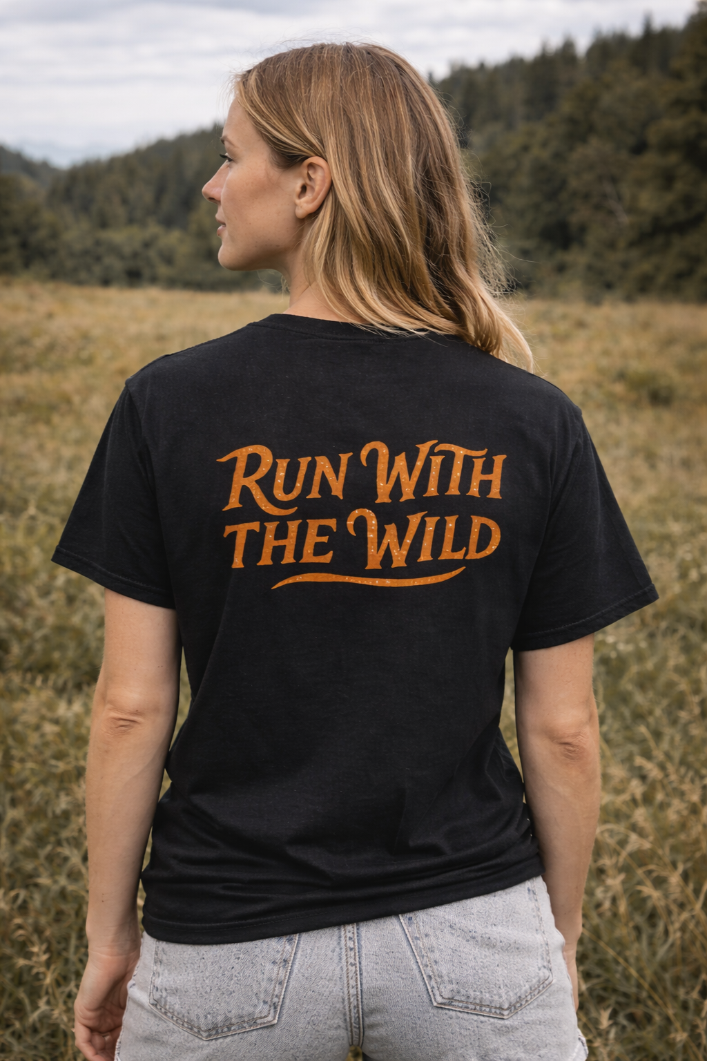 Domtoura T-Shirt „Run With The Wild“